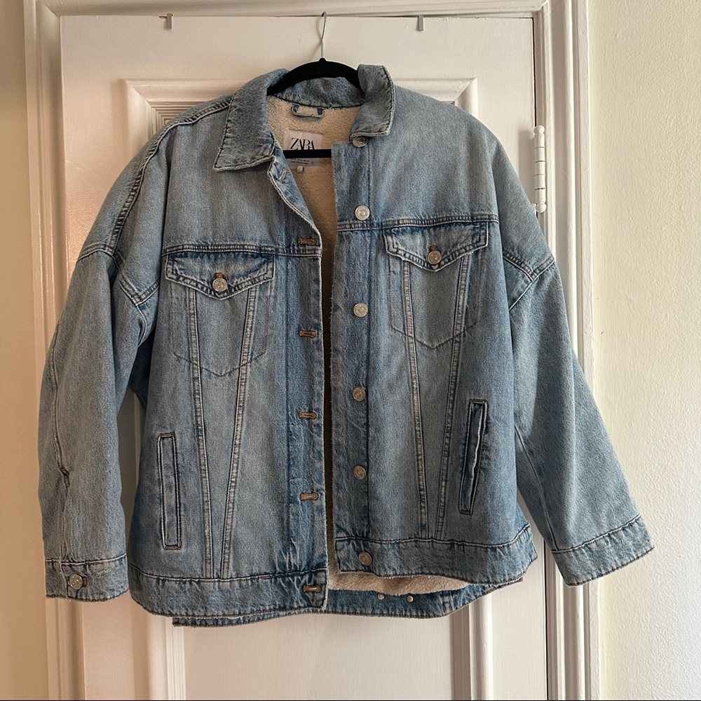 Zara / Sherpa jean jacket